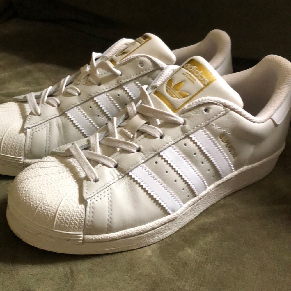 Never been worn Adidas SUPERSTARS